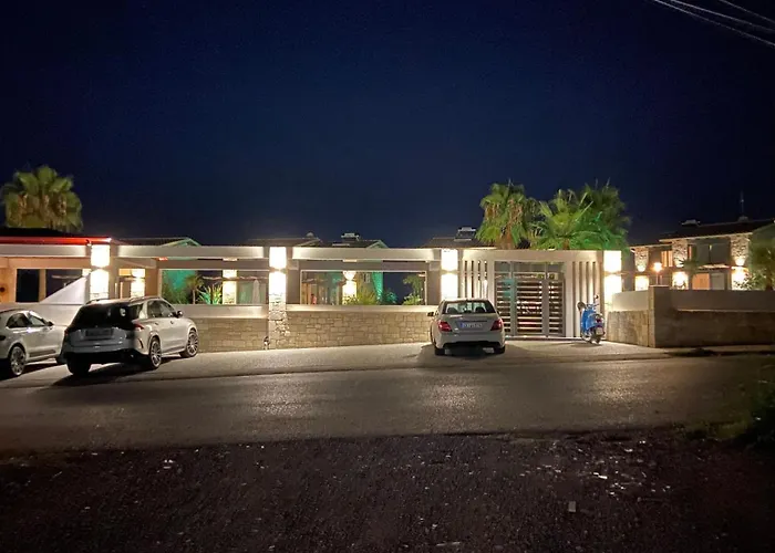 Sunshine Villa: Getaway In Kallithea *