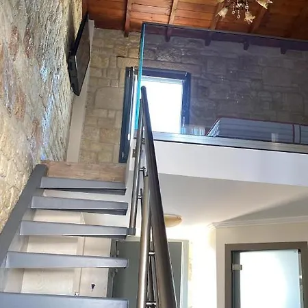 Sunshine Villa: Getaway In Kallithea *