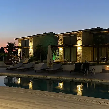 Sunshine Villa: Getaway In Kallithea Villa *