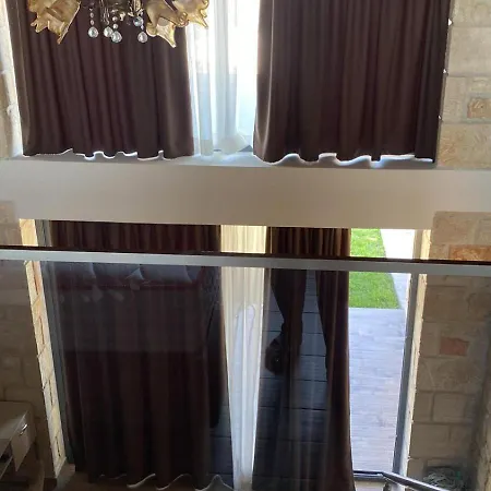 Sunshine Villa: Getaway In Kallithea Villa *