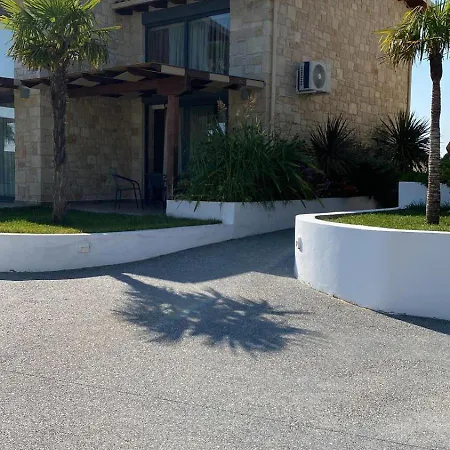 Sunshine Villa: Getaway In Kallithea *